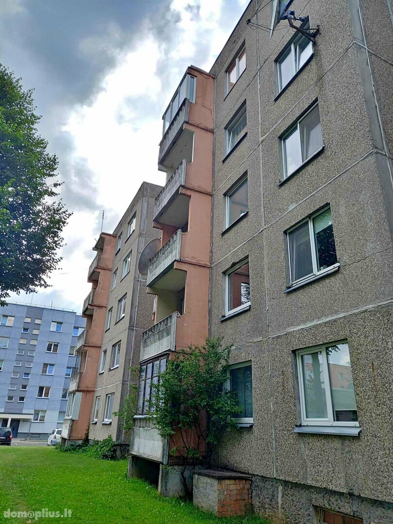 Parduodamas 4 kambarių butas Šakių rajono sav., Šakiuose, S. Banaičio g.