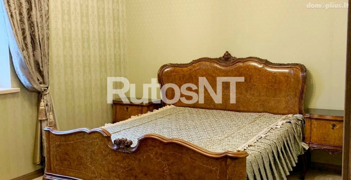 Parduodamas 5 kambarių butas Klaipėdoje, Senamiestyje, S. Šimkaus g.