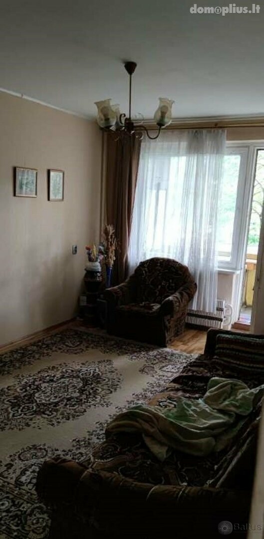Parduodamas 3 kambarių butas Klaipėdoje, Naujakiemyje, Gedminų g.