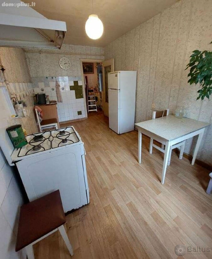 Parduodamas 3 kambarių butas Klaipėdoje, Vėtrungėje, Birutės g.