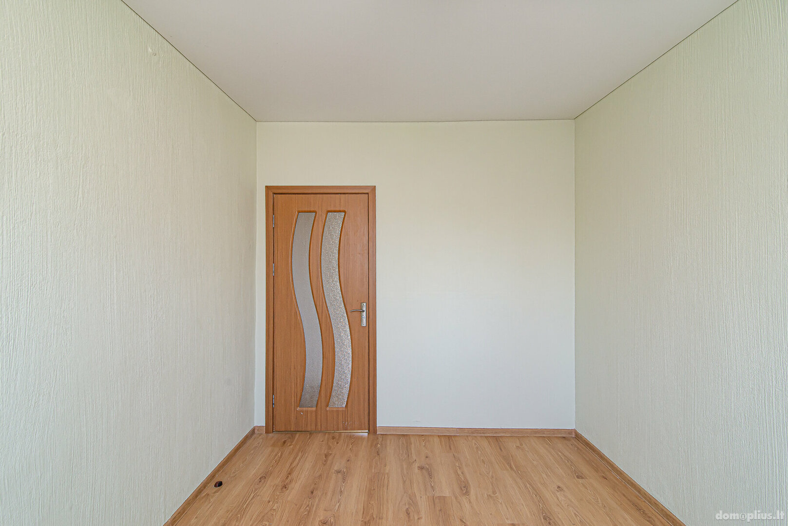 Продается 3 комнатная квартира Vilniuje, Naujininkuose, Brolių g.
