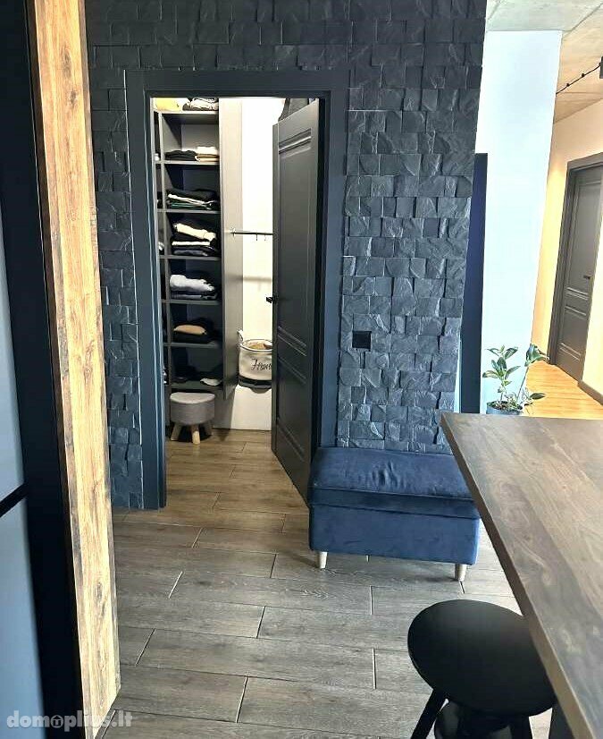 4 rooms apartment for sell Klaipėdoje, Žvejybos uostas, Nidos g.