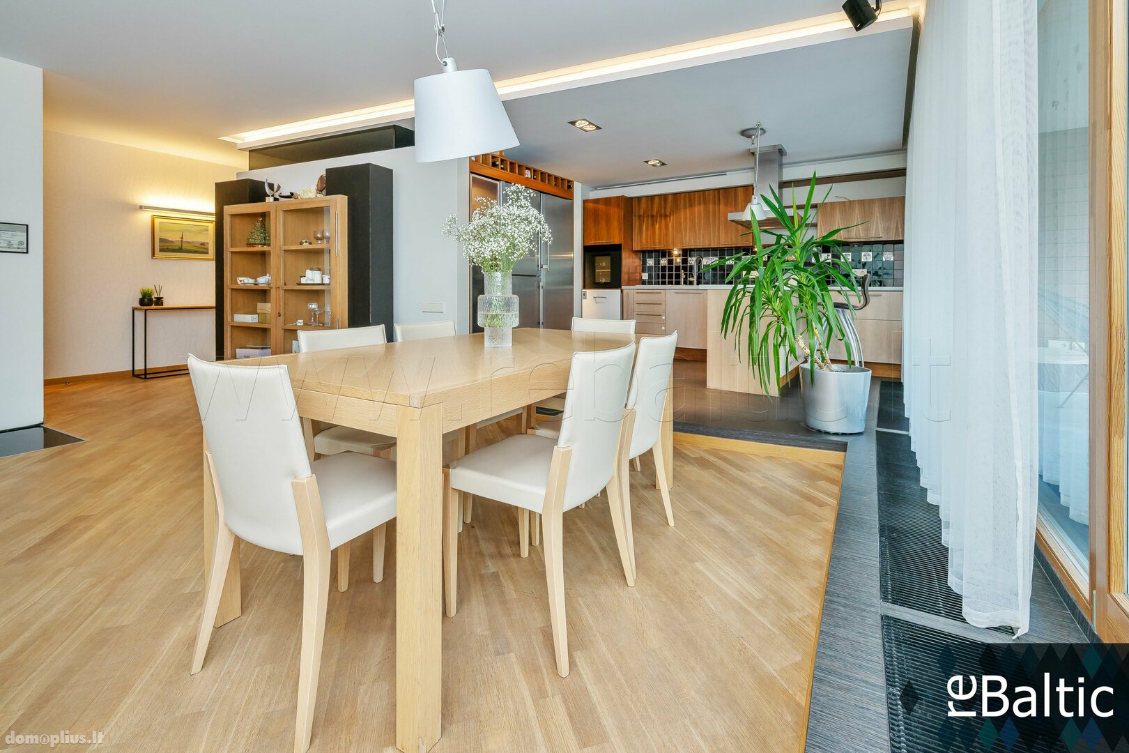 4 rooms apartment for sell Vilniuje, Antakalnyje, M. K. Oginskio g.