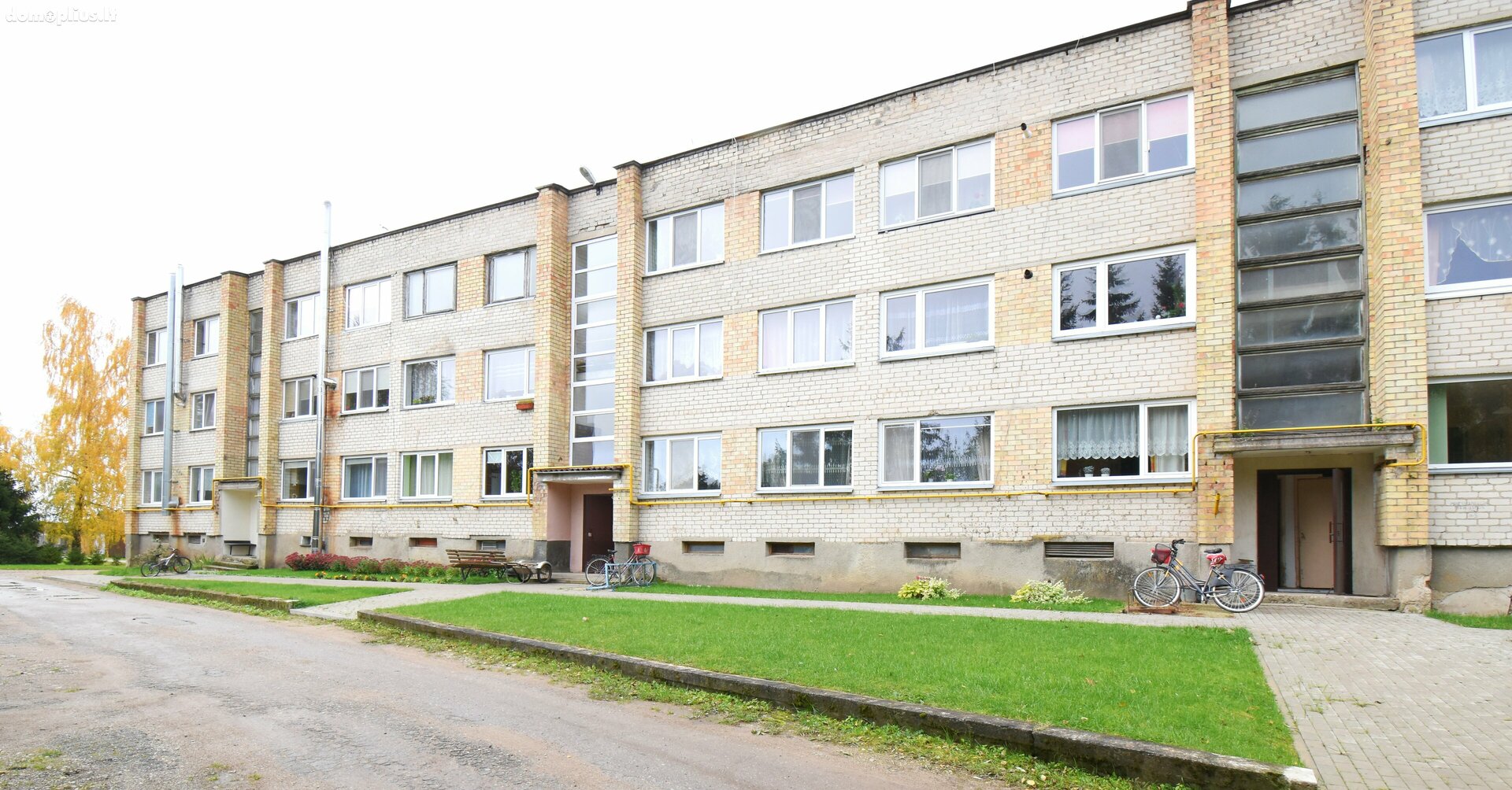 Parduodamas 3 kambarių butas Pakruojo rajono sav., Žeimelyje, Sodų g.