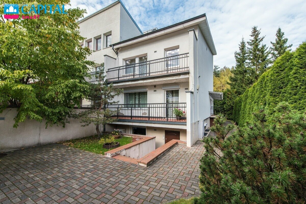 Parduodamas 6 kambarių butas Vilniuje, Fabijoniškėse, L. Giros g.