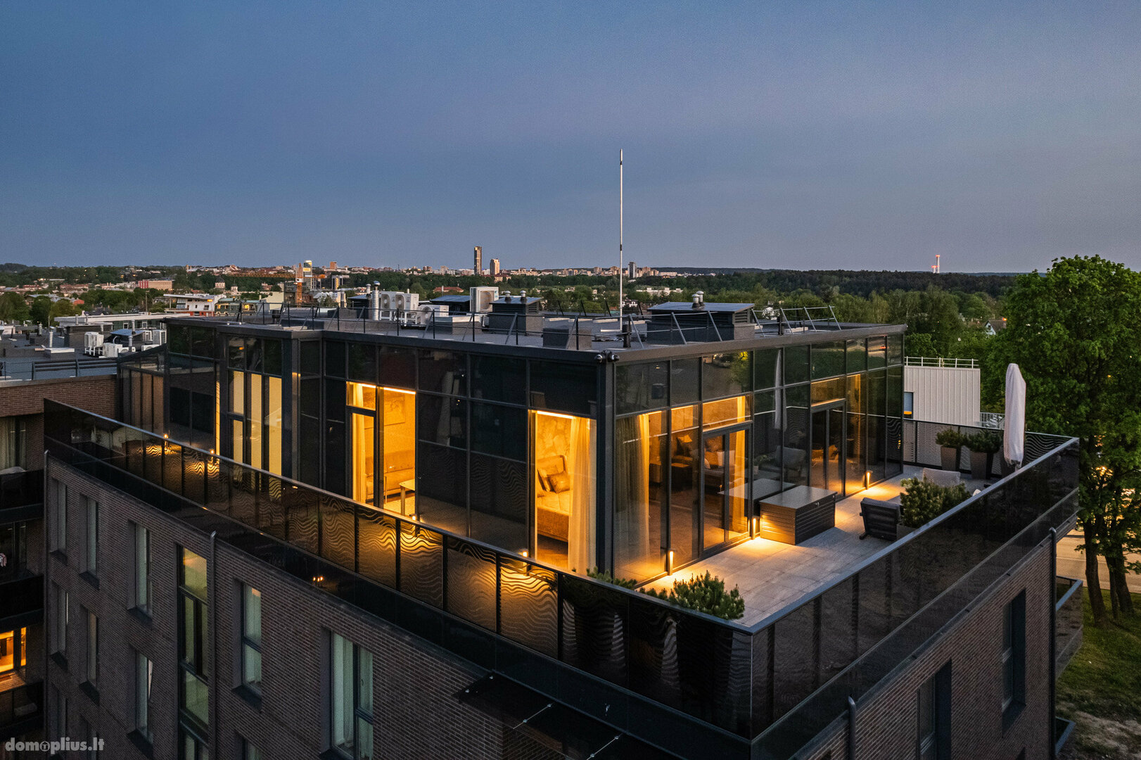 Продается 4 комнатная квартира Vilniuje, Žvėryne, Sėlių g.