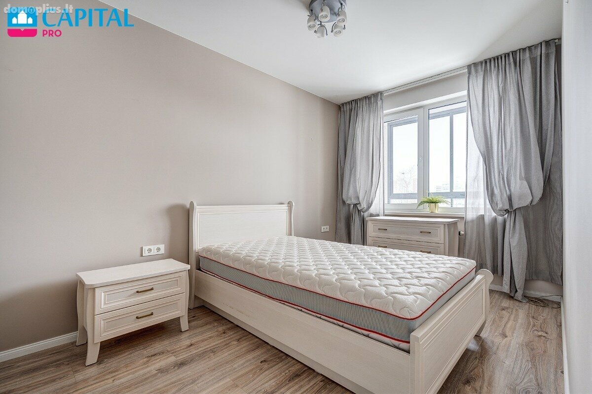 Продается 2 комнатная квартира Vilniuje, Karoliniškėse, Sausio 13-osios g.