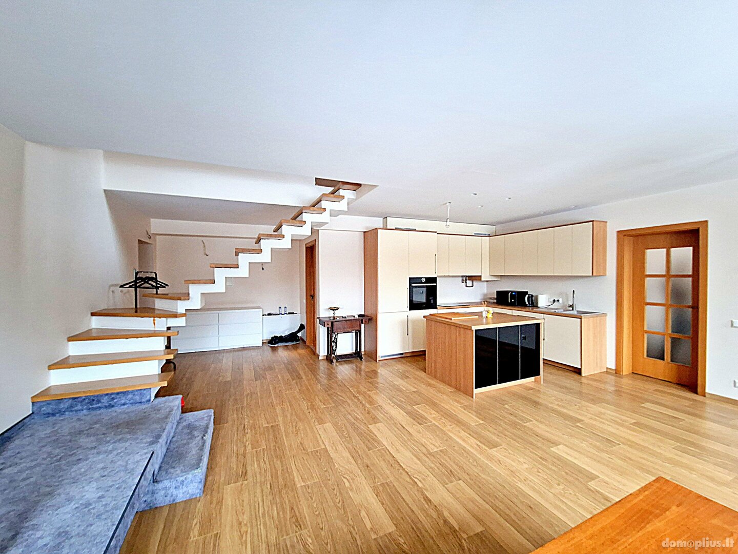 Продается 4 комнатная квартира Vilniuje, Naujamiestyje, Burbiškių g.