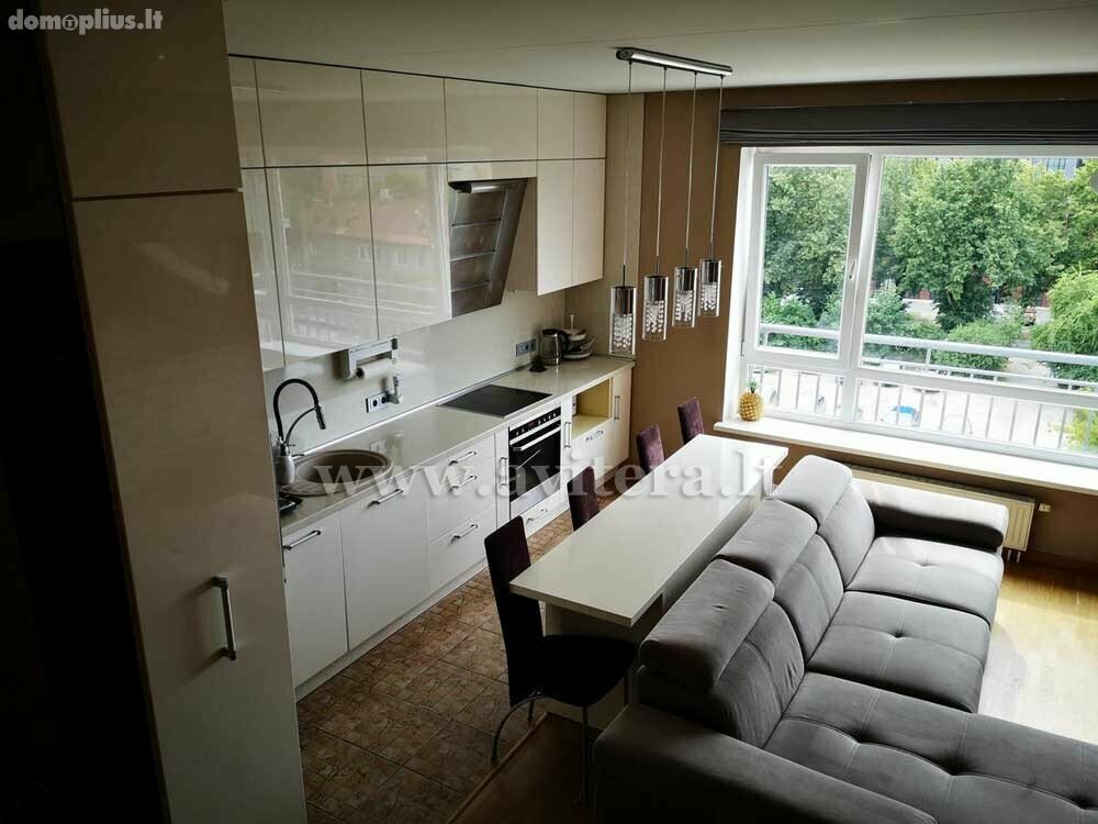 4 rooms apartment for sell Klaipėdoje, Centre, Sausio 15-osios g.