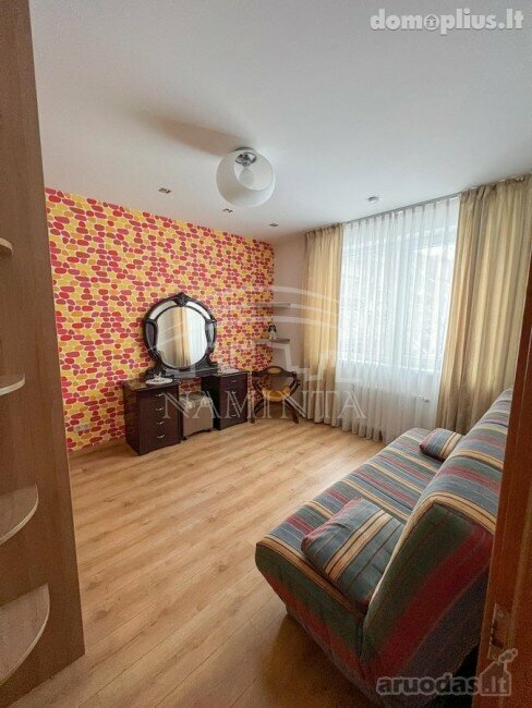 Parduodamas 3 kambarių butas Klaipėdoje, Vėtrungėje, Birutės g.