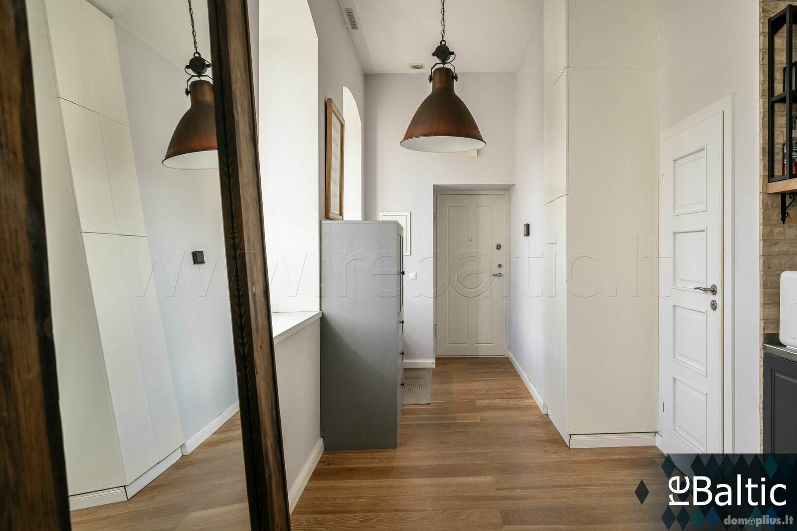 3 rooms apartment for sell Vilniuje, Senamiestyje, Gedimino pr.