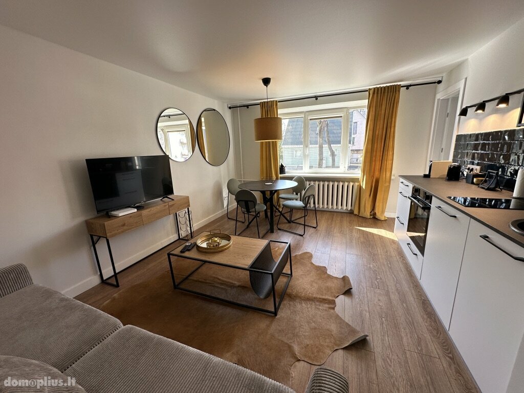 Parduodamas 2 kambarių butas Šiauliuose, Centre, Vytauto g.