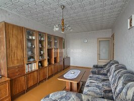Parduodamas 2 kambarių butas Šiauliuose, Dainiuose, Dainų g.
