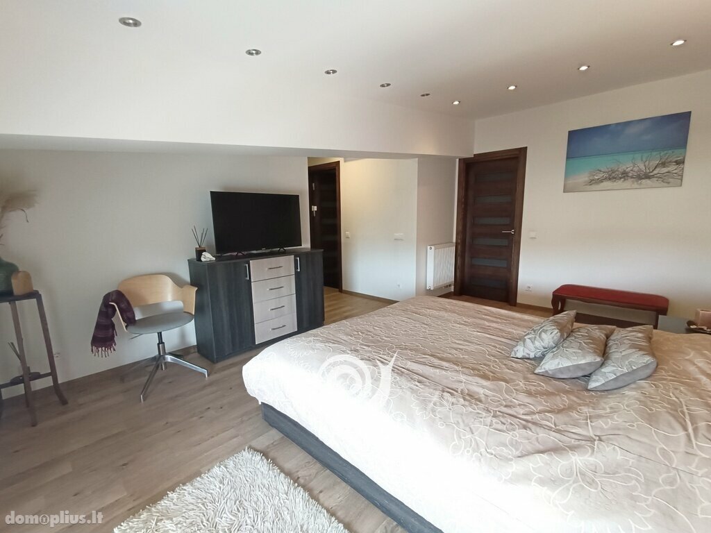 4 rooms apartment for sell Kaune, Žaliakalnyje, P. Kalpoko g.