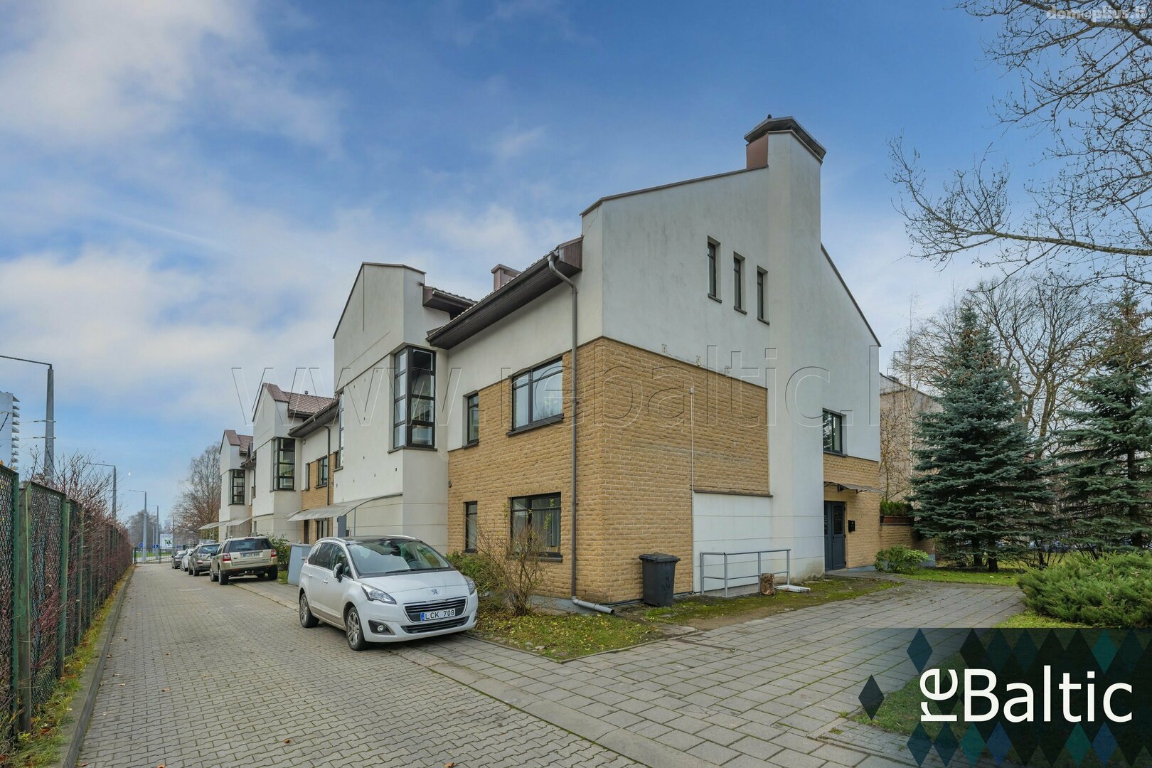 Parduodamas 4 kambarių butas Vilniuje, Antakalnyje, Nemenčinės pl.