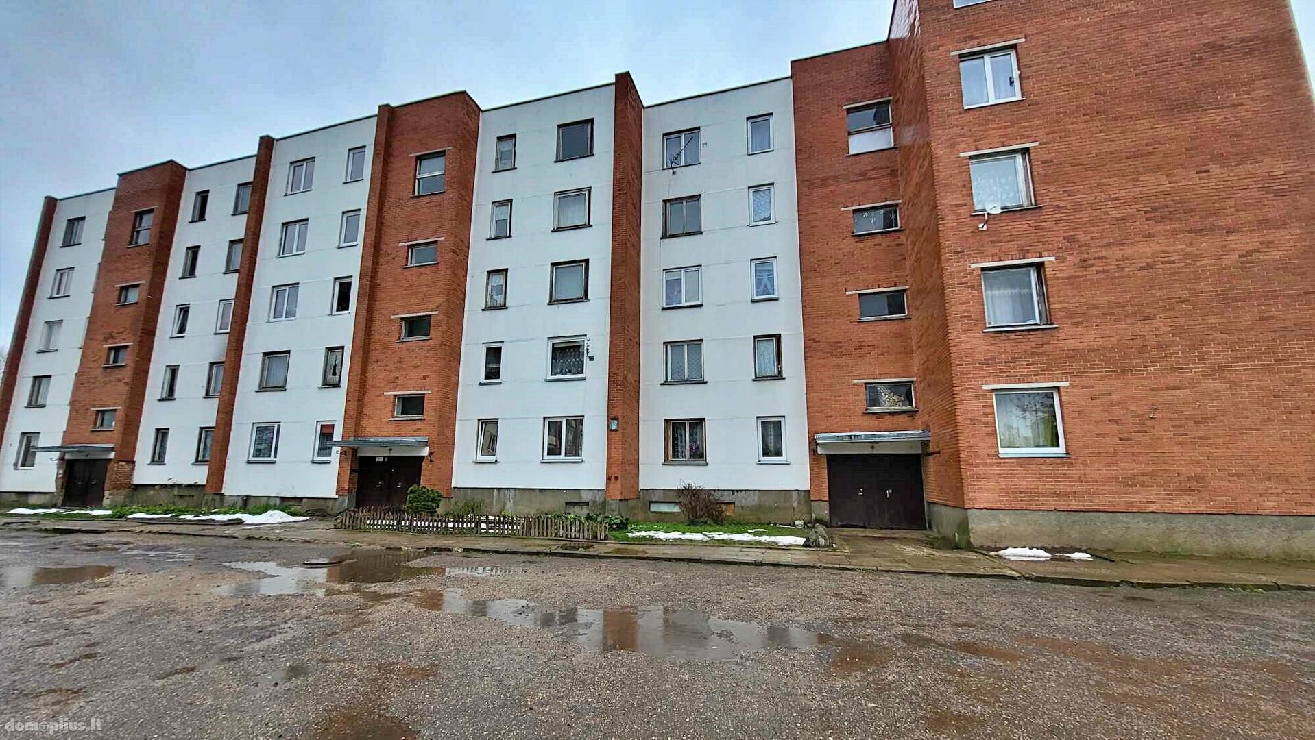 Parduodamas 3 kambarių butas Radviliškio rajono sav., Pakiršinyse, Taikos g.
