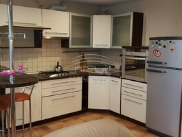 3 kambarių butas Klaipėdoje, Vėtrungėje, Birutės g.