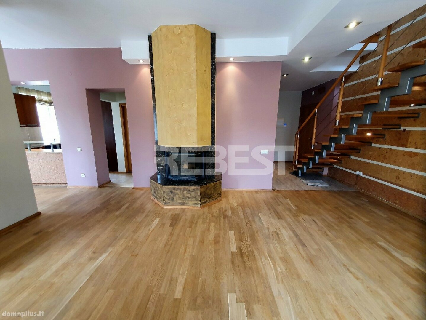 6 rooms apartment for rent Šiauliuose, Centre