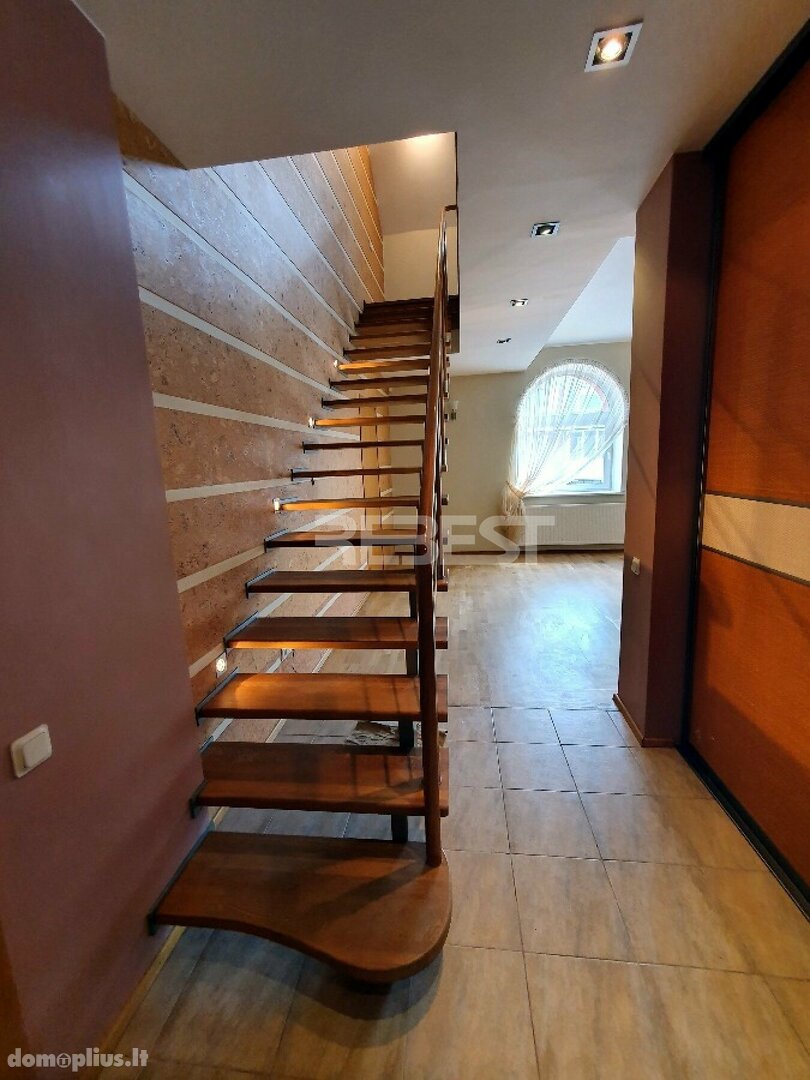 6 kambarių buto nuoma Šiauliuose, Centre