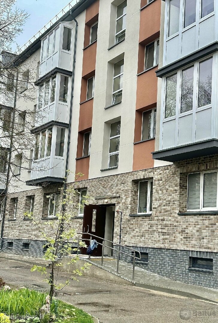 Parduodamas 2 kambarių butas Klaipėdoje, Žvejybos uostas, Minijos g.