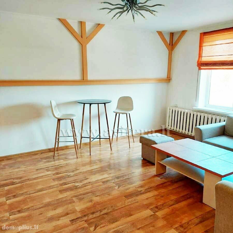 Parduodamas 2 kambarių butas Klaipėdoje, Senamiestyje, Tiltų g.