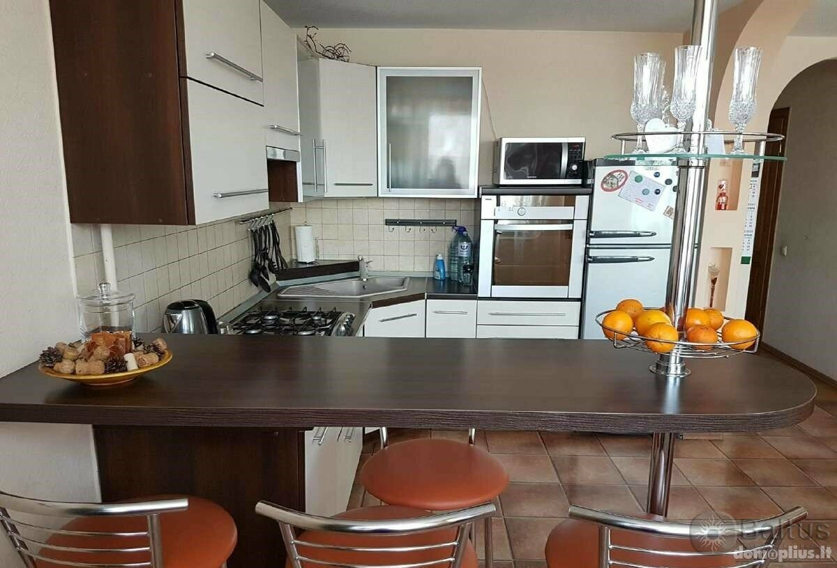 Parduodamas 3 kambarių butas Klaipėdoje, Vėtrungėje, Birutės g.