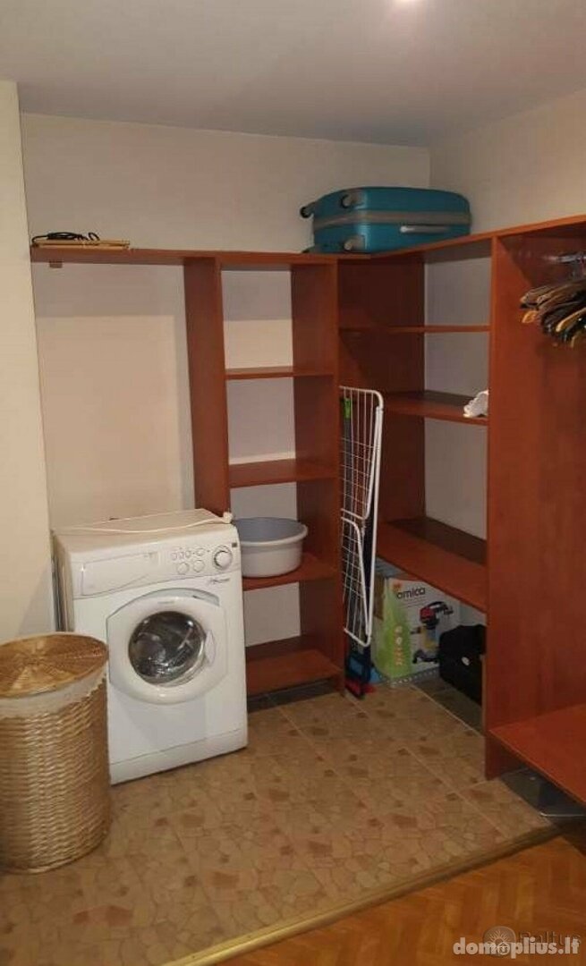 Parduodamas 3 kambarių butas Klaipėdoje, Vėtrungėje, Birutės g.