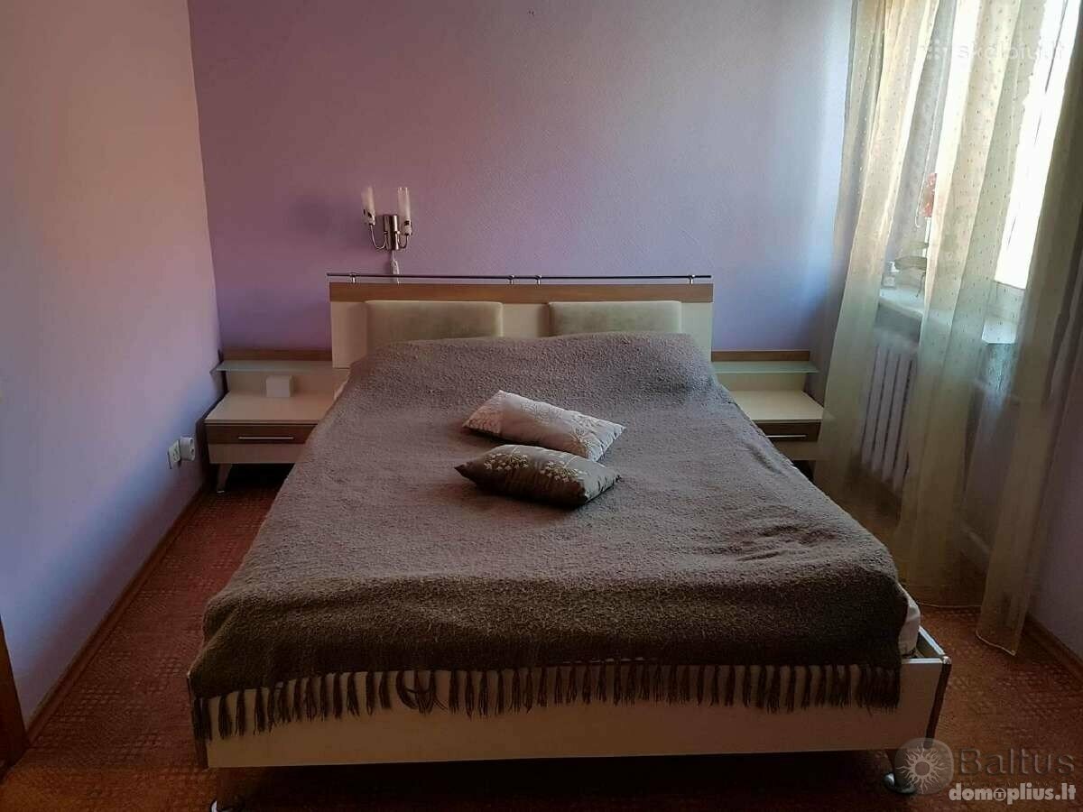 Parduodamas 3 kambarių butas Klaipėdoje, Vėtrungėje, Birutės g.