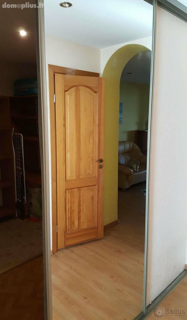 Parduodamas 3 kambarių butas Klaipėdoje, Vėtrungėje, Birutės g.