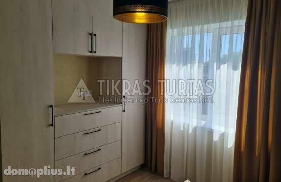 Parduodamas 2 kambarių butas Klaipėdoje, Vėtrungėje, Gėlių g.