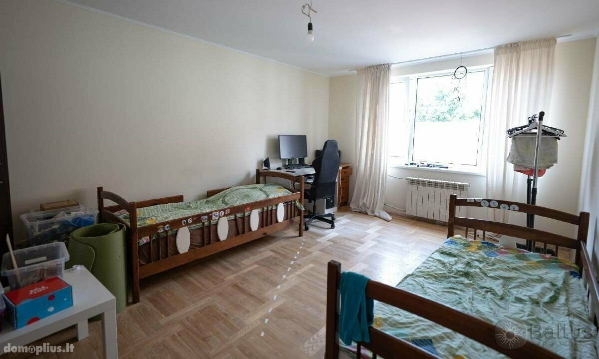 Parduodamas 3 kambarių butas Klaipėdoje, Senamiestyje, Tiltų g.