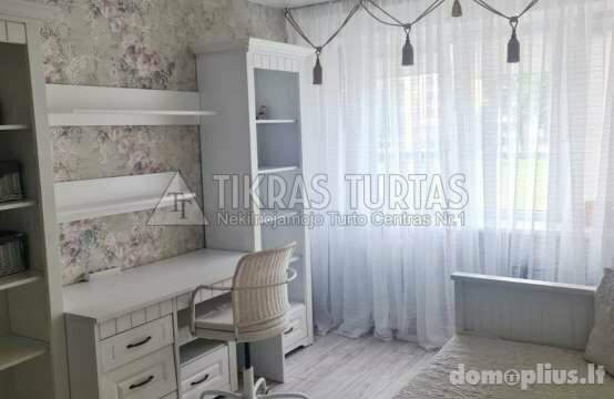 Parduodamas 4 kambarių butas Klaipėdoje, Baltijos, Baltijos pr.