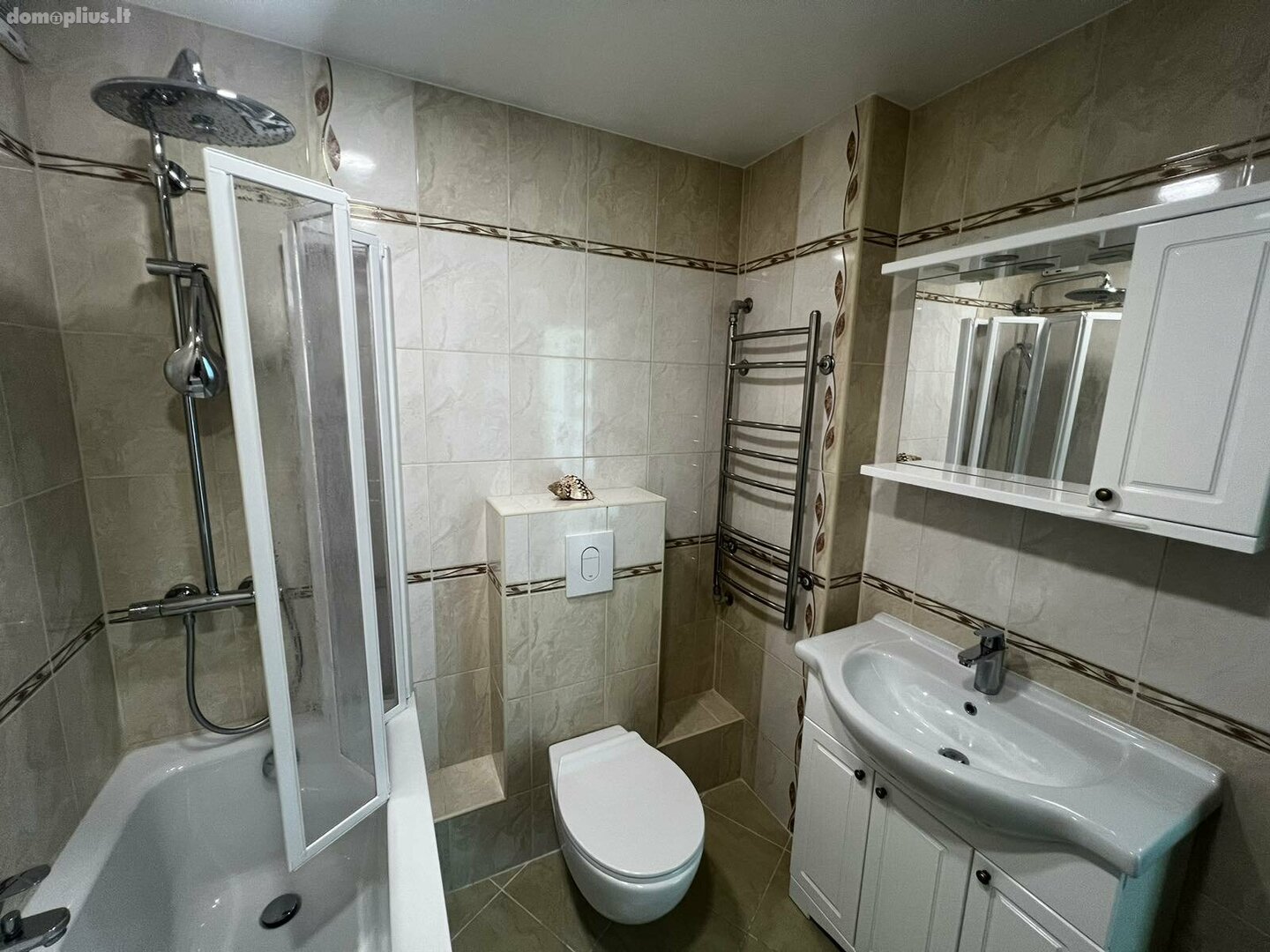 Parduodamas 2 kambarių butas Šiauliuose, Dainiuose, Gegužių g.