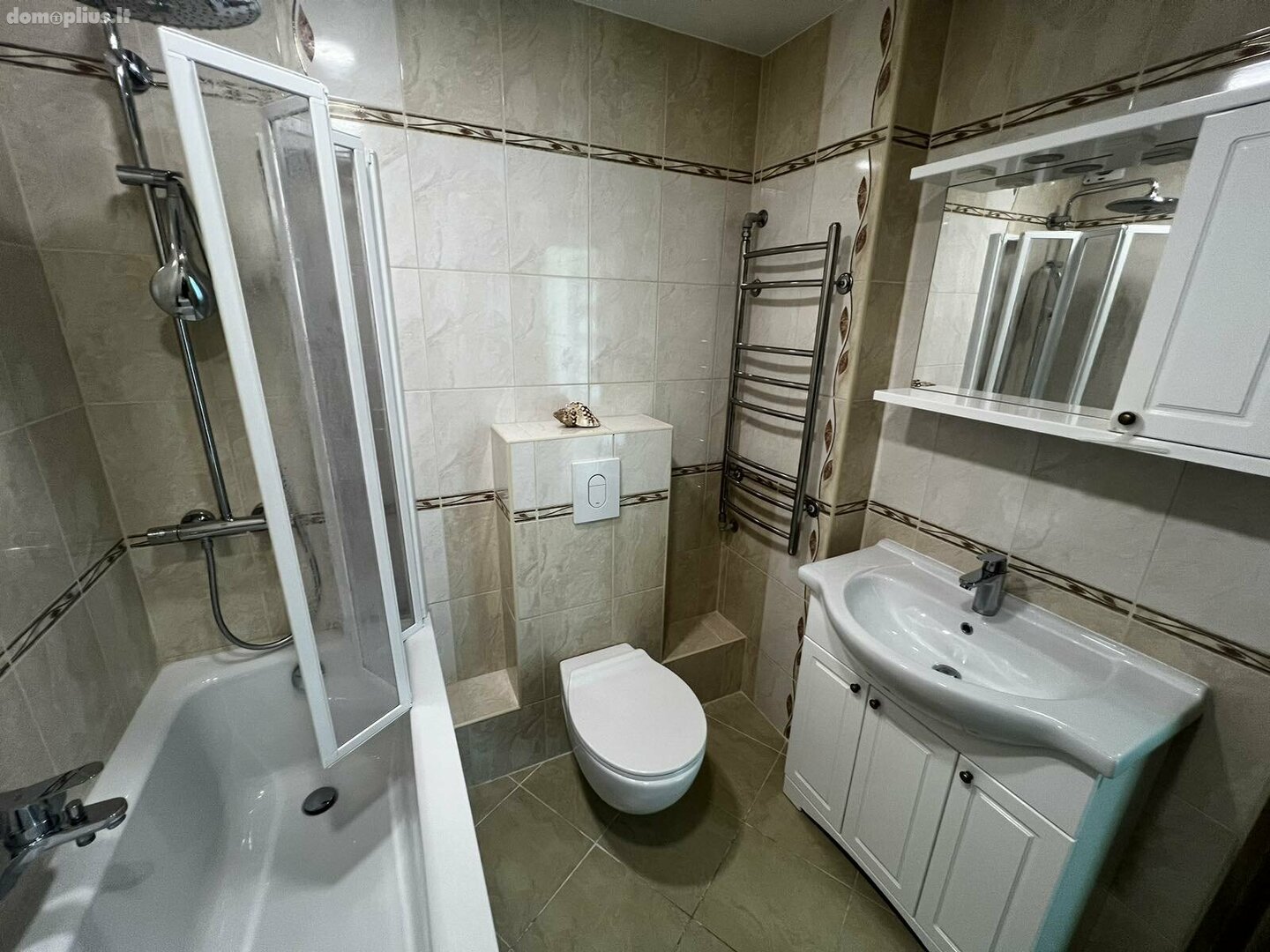 Parduodamas 2 kambarių butas Šiauliuose, Dainiuose, Gegužių g.