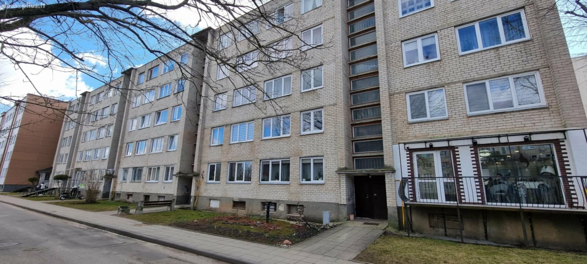 Parduodamas 2 kambarių butas Akmenės rajono sav., Naujoji Akmenė, Respublikos g.