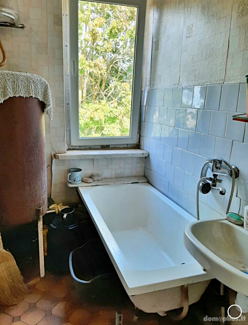 Parduodamas 4 kambarių butas Joniškio rajono sav., Mikolaičiūnuose