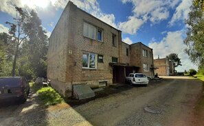 4 room apartment Joniškio rajono sav., Mikolaičiūnuose