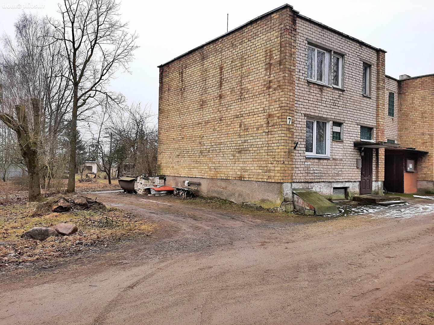 Parduodamas 4 kambarių butas Joniškio rajono sav., Mikolaičiūnuose