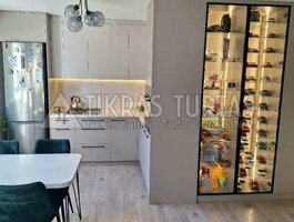 Parduodamas 4 kambarių butas Klaipėdoje, Vėtrungėje, Birutės g.
