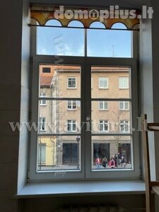 Parduodamas 3 kambarių butas Klaipėdoje, Senamiestyje, Tiltų g.
