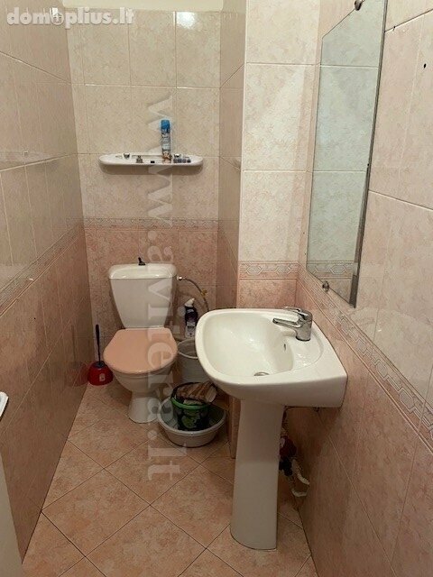 Parduodamas 3 kambarių butas Klaipėdoje, Senamiestyje, Tiltų g.