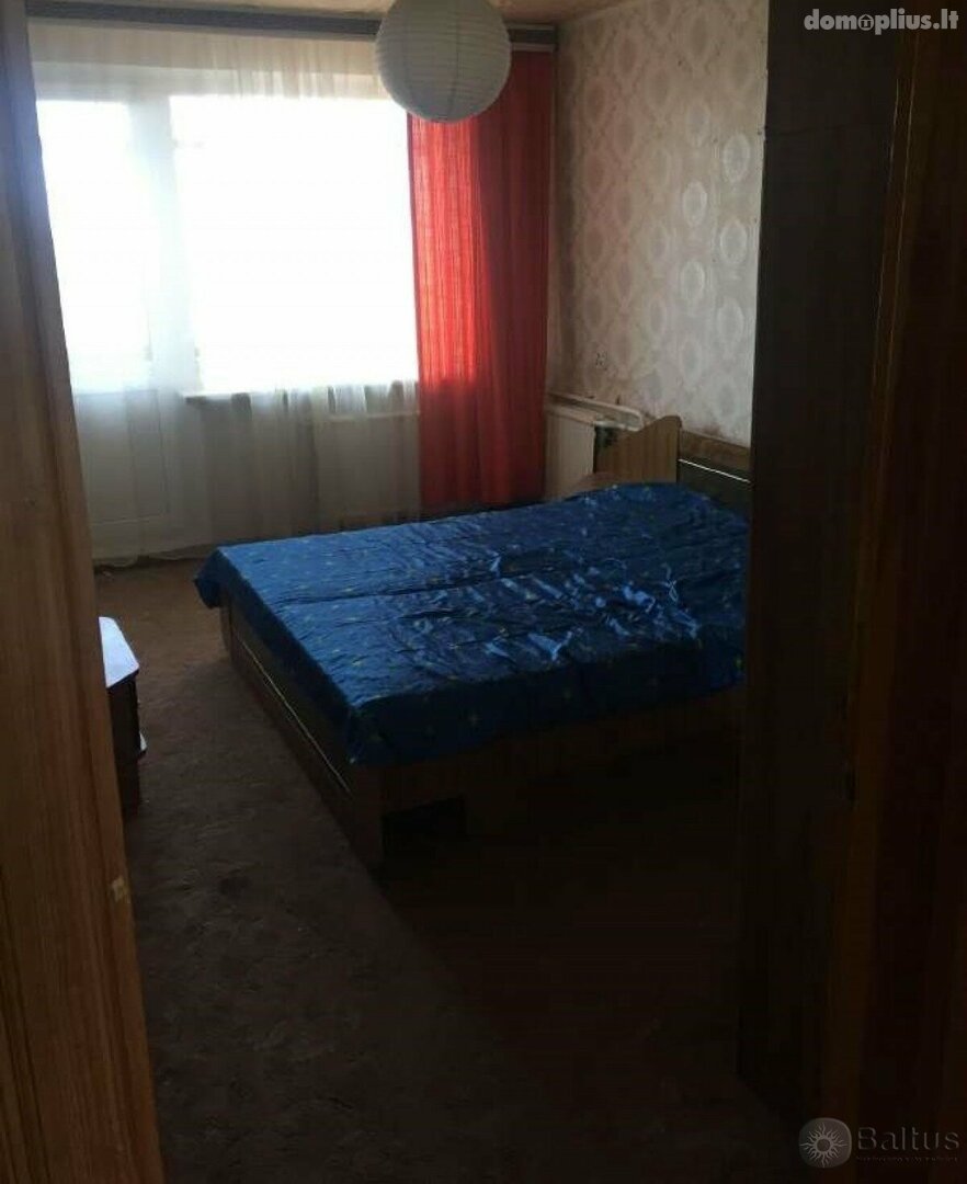 Parduodamas 3 kambarių butas Klaipėdoje, Naujakiemyje, Gedminų g.