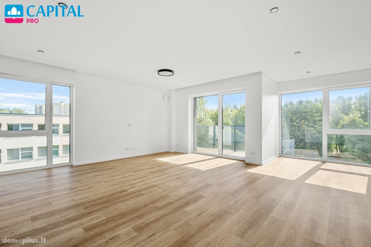 3 rooms apartment for sell Vilniuje, Šeškinėje, Laisvės pr.