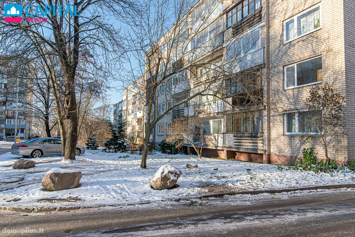 Parduodamas 4 kambarių butas Vilniuje, Naujininkuose