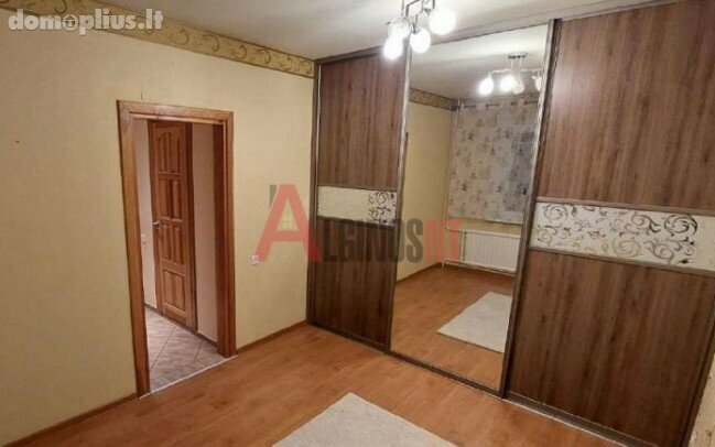 Parduodamas 3 kambarių butas Klaipėdoje, Laukininkuose, Vyturio g.