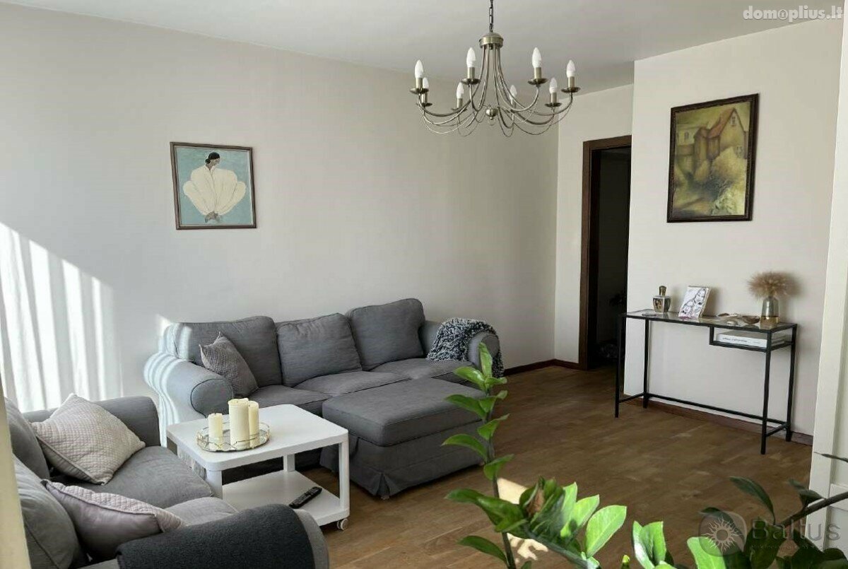 Parduodamas 3 kambarių butas Klaipėdoje, Mažojo kaimelio, Liepojos g.