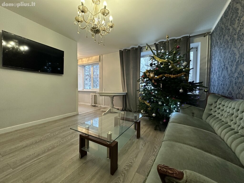 Parduodamas 4 kambarių butas Šiauliuose, Zokniuose, Radviliškio g.