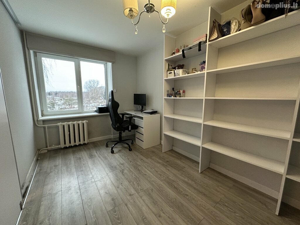 Parduodamas 4 kambarių butas Šiauliuose, Zokniuose, Radviliškio g.