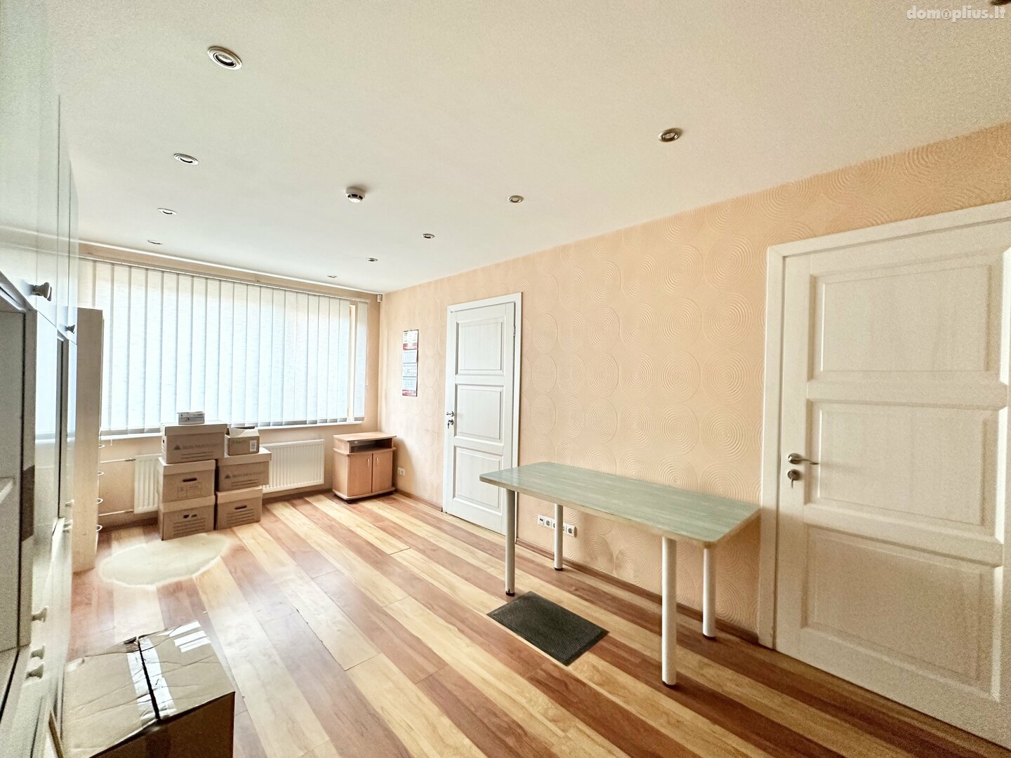 Parduodamas 3 kambarių butas Klaipėdoje, Naujakiemyje, Taikos pr.
