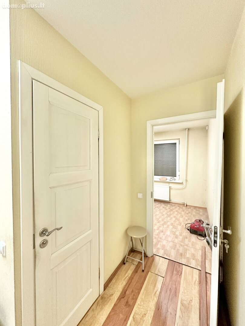 Parduodamas 3 kambarių butas Klaipėdoje, Naujakiemyje, Taikos pr.